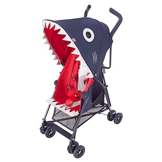 Você colocaria seu filho num carrinho de bebê em forma de tubarão?