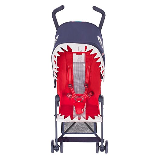 Você colocaria seu filho num carrinho de bebê em forma de tubarão?