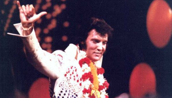 Elvis Presley com: Marvin Gaye, Jimmy Page, Noel Gallagher, Keith Moon, Sheryl Crow e Stevie Wonder (??)