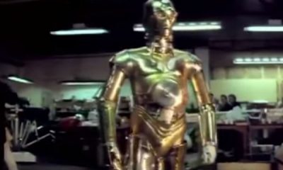 Star Wars: um filminho raro de 1976 exibe os atores Kenny Baker e Anthony Daniels experimentando as roupas dos personagens R2D2 e C3PO