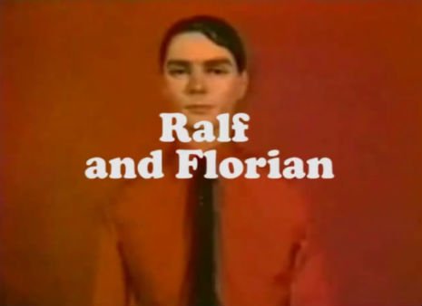 O piloto da sitcom "Ralf and Florian", com o Kraftwerk