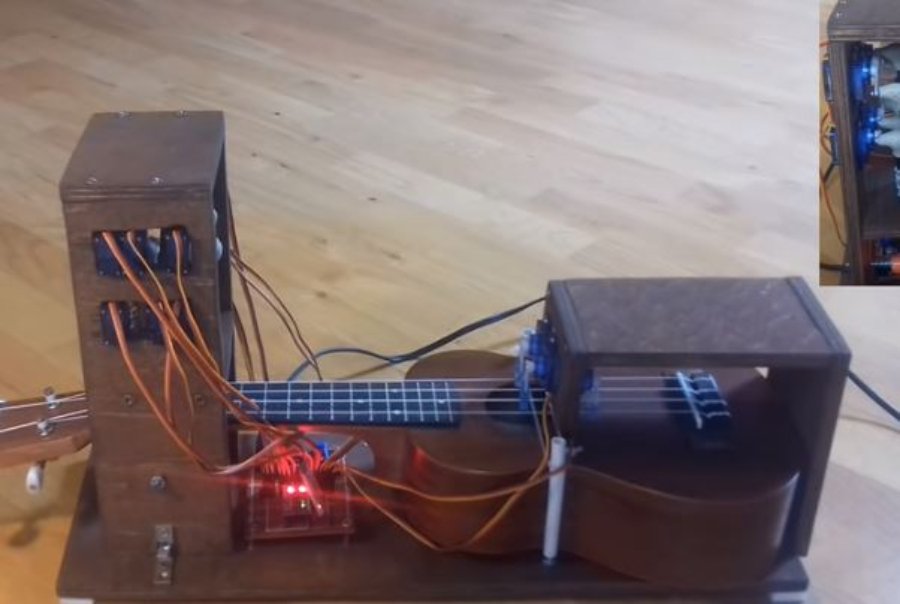 Inventaram um ukulele robô, o UkuRobot