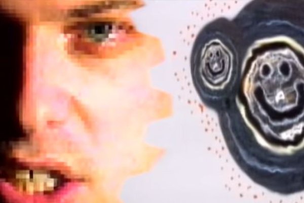 Quando LaTour fez uma música perguntando se as pessoas ainda fazem sexo