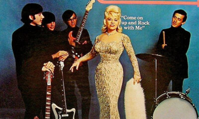 Lembra da fase rocker de Mae West?