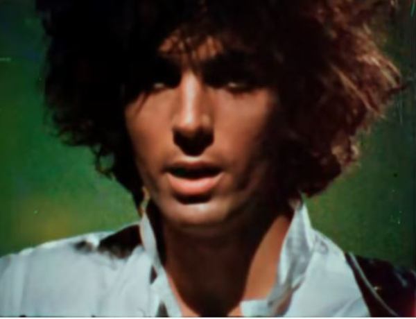 Pink Floyd entre 1967 e 1972, documentado em vídeo. Syd Barrett na imagem.