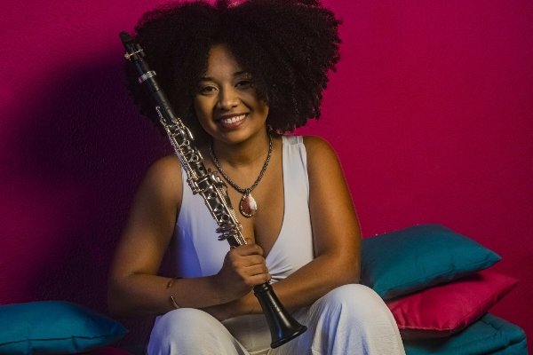 Daniela Nátali lança single com instrumental nascido na pandemia, "Jacaré"