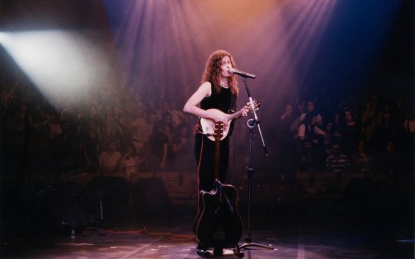 Zélia Duncan ganha disco ao vivo do projeto Relicário, do Selo Sesc