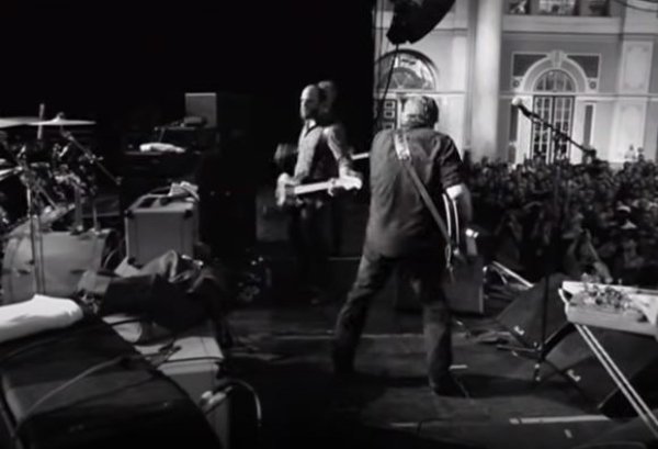 Ouvimos: Swans, "The beggar"