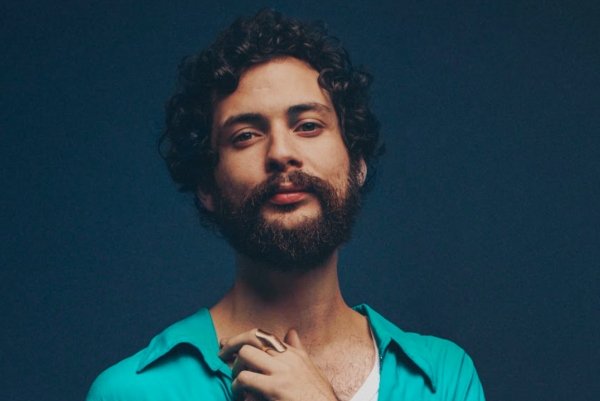 Arquétipo Rafa fala sobre luto em single novo, "Me leve"