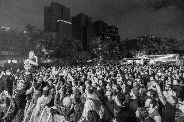 Blind Pigs: mini doc traz cobertura de show comemorativo de 30 anos