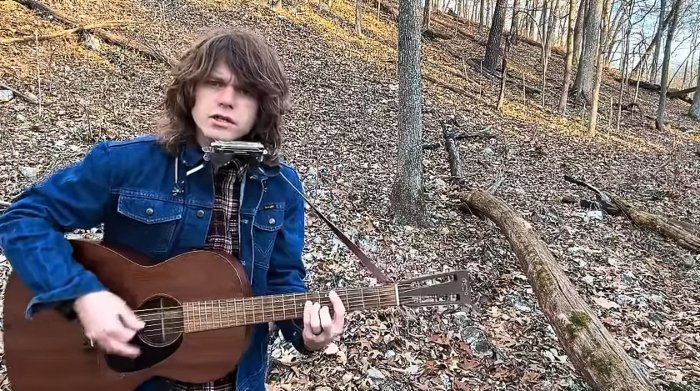 Urgente!: Jesse Welles e o folk viral; Eliminadorzinho invade SP de terno e gravata