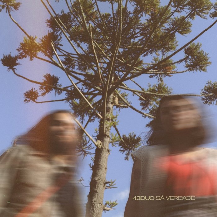 O 43duo mistura pós-punk e psicodelia com naturalidade no EP Sã verdade, unindo grooves, ecos 60s/80s e letras poéticas e instintivas.