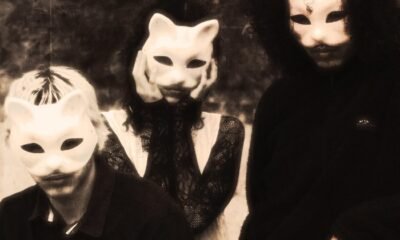 No álbum Três tigres tristes, Jonabug mistura noise rock, grunge e pós-punk com letras em inglês e português, guitarras ruidosas e identidade forte
