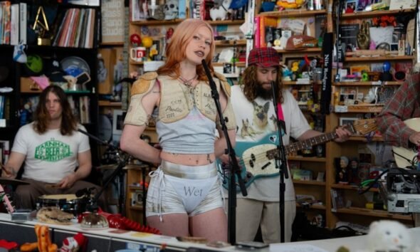 Urgente!: Wet Leg aquece para "Moisturizer" no Tiny Desk e Ana Frango Elétrico na vibe pós-disco