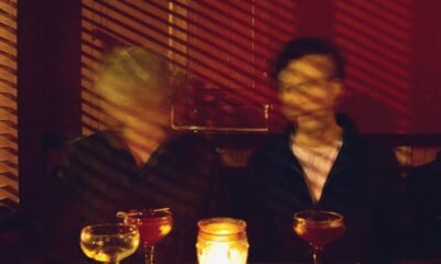 Rock alternativo dos EUA com sotaque britpop: Qualifying miles, álbum do We Are Scientists, traz boas melodias, guitarras afiadas e lembranças do U2.