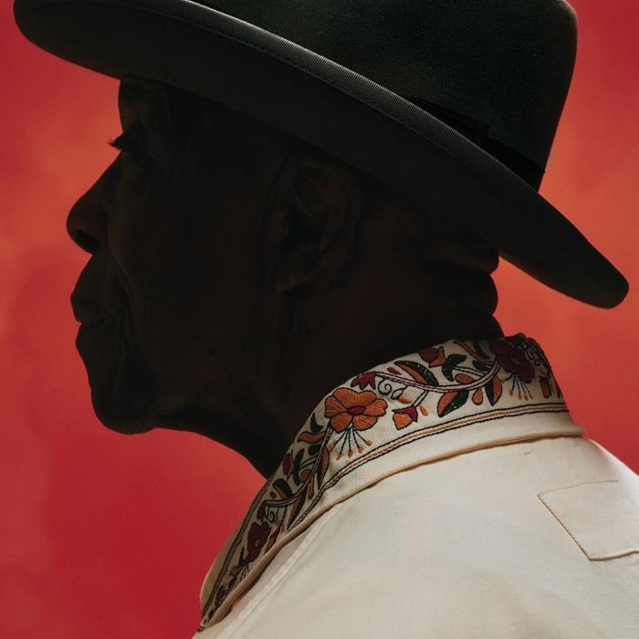 Buddy Guy, 89, segue vivo e afiado em Ain’t done with the blues, disco longo, vibrante e cheio de convidados de peso.