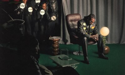 Oitavo disco de Burna Boy, No sign of weakness mistura afropop, trap, country e reggaeton com ousadia e bom flow, mas tropeça na regularidade musical.