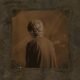 Novo disco de Ethel Cain, sombrio e denso, une country, post-rock e climas sombrios para revelar as origens e histórias de sua estreia.