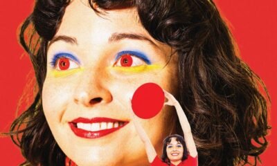 Gelli Haha (ou Angel Abaya, seu nome verdadeiro) estreia com Switcheroo, um synthpop psicodélico, pop circense e debochado, cheio de referências anos 70-90.