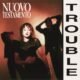 Nuovo Testamento emula a dance music dos anos 1990 com precisão no EP Trouble: synths, vocais e estética que parecem perdidos no tempo.