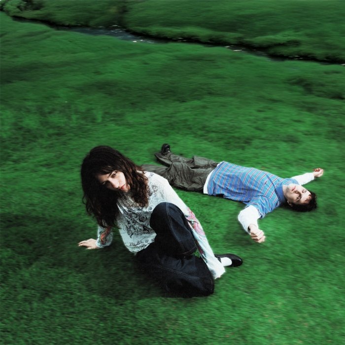 P02, da dupla Paira, mistura UK garage, drum’n’bass e shoegaze, com guitarras afiadas e climas etéreos entre MPB e dream pop.