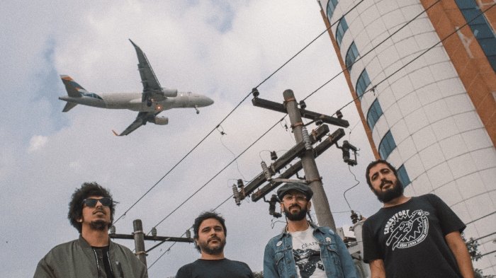 Radar: Bike, Negro Leo, Vivendo do Ócio, Lô Borges e Zeca Baleiro, Esquema Símio, Tiaslovro, Funérea