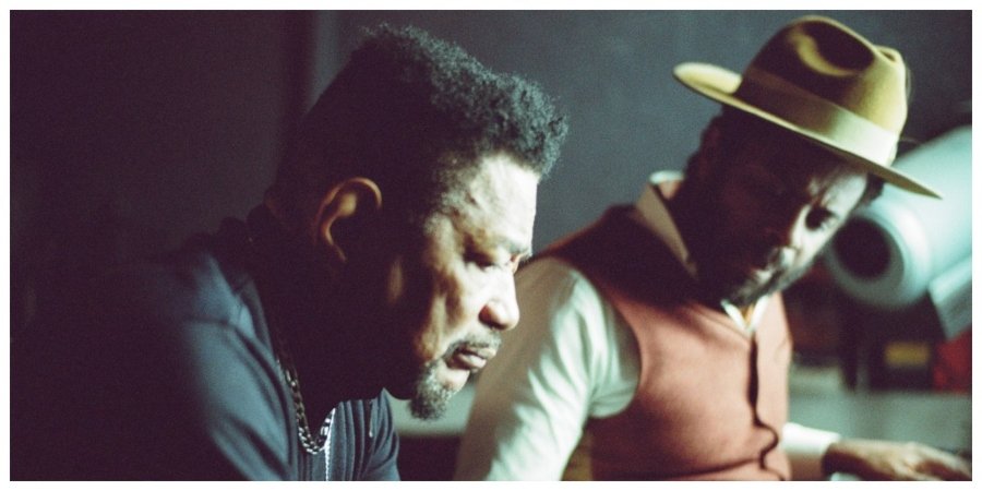 Carlos Dafé e Adrian Younge