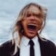 Rageflower estreia com Infinite highs, end of times, disco que mistura folk, pós-punk e grunge, com intensidade vocal e letras confessionais.