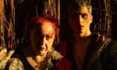 Cida Moreira e Rodrigo Vellozo unem teatro, samba e drama em Com o coração na boca, trocando forças: ela ganha leveza, ele, fúria e paixão.