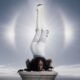 Debby Friday mistura eletrônica dos anos 1980-2000 com sombras e luz, criando synthpop, house e momentos experimentais em seu segundo álbum, The starrr of the queen of life.