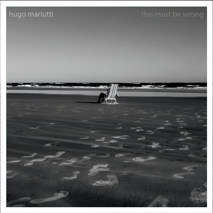 Em This must be wrong, Hugo Mariutti troca o metal por britpop, pós-britpop e toques eletrônicos, num disco elegante e surpreendente.
