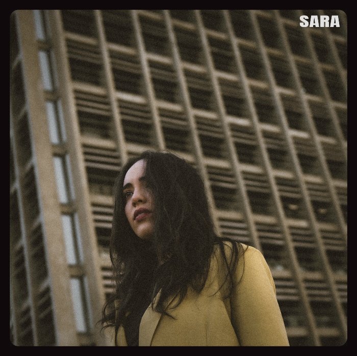 Em Sara, álbum de estreia, Luna Gouveia une pop, rock, jazz e psicodelia em faixas que soam entre Gal Costa indie e Rita Lee espacial.