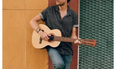 Matheus Gomes Lima estreia com Carnaval, disco de bom astral que mistura rock 80s, ska, soul e power pop em canções leves e cheias de humor.