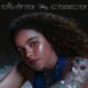 Rachel Reis une MPB pop e baianidade moderna em Divina casca, disco diverso, dançante e cheio de autenticidade.