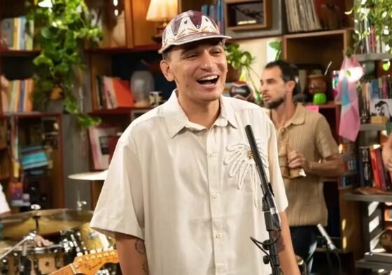 João Gomes na estreia do Tiny Desk Brasil