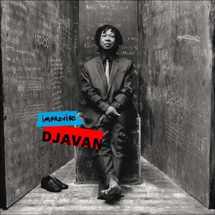 Improviso é Djavan íntimo e jazzístico: menos exuberante, mais caseiro, cheio de ganchos poéticos e canções que grudam, provando que ele ainda surpreende.