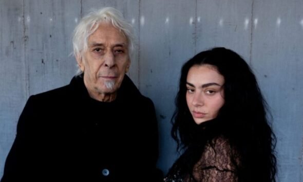 John Cale e Charli XCX