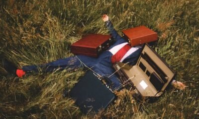 No EP Are you dreaming?, a banda londrina liderada por Katie Dillon mistura pós-punk, dream pop e shoegaze com arranjos criativos e clima retrô.