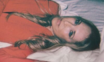 Com OCD, Tamar Berk entrega um álbum tenso e melódico, entre noise pop e baladas sofisticadas, equilibrando caos emocional, introspecção e descobertas pessoais.