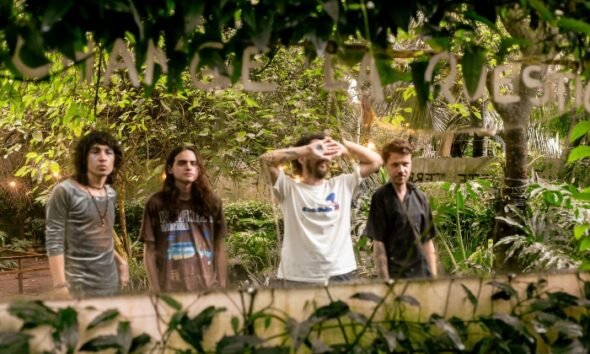 BAQUE!, “OZYMANDIAS” / “NOITES NO OCIDENTE”. Essas duas novas músicas, segundo a banda paulistana Baque!, formam “um convite para um rolê,