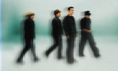 Lançado como um disco que investiga “as origens punk” do Capital Inicial, o EP Movimento tá mais para um disco que posiciona o Capital como uma (boa) banda de arena.