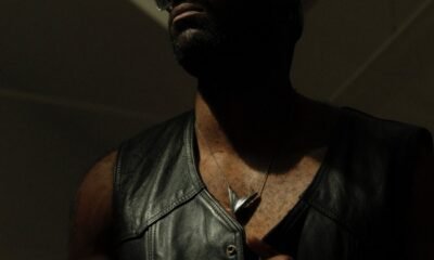 Rapper de Hull, Chiedu Oraka mistura no EP Undeniable rap britânico, crítica social e vibes de soul, house e krautrock para contar sua vivência negra e da classe trabalhadora.