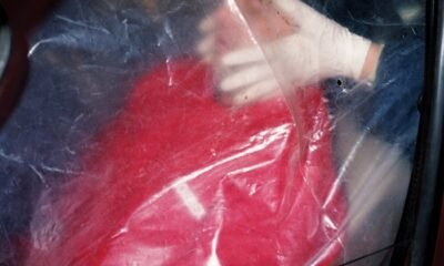 Hetta dispara um sass core frenético em Acetate: grind, punk e noise em faixas curtíssimas, caóticas e precisas, cheias de humor ácido e brutalidade.