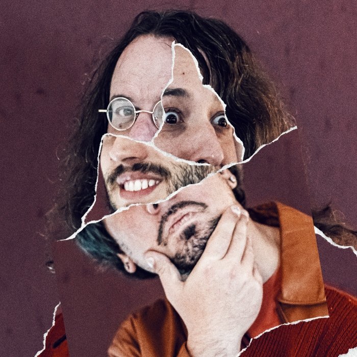 UmQuarto une prog setentista e humor em Fora de lugar, gravado ao vivo, sem IA nem metrônomo, misturando Pink Floyd, O Terço, Genesis e até pitadas de power pop e rock mod em faixas inventivas.