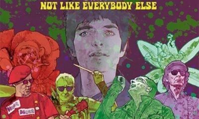 Com uma de suas formações mais clássicas, o Damned lança Not like everybody else: tributo ao guitarrista Brian James, com covers 60s/70s e espírito punk-gótico intacto.
