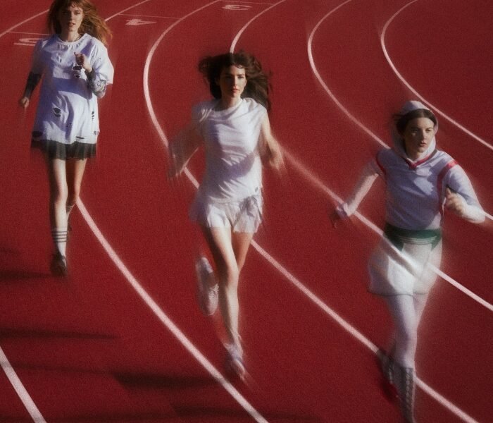 Automatic mistura synthpop gelado e pós-punk dançante em Is it now?: muitas referências, mas identidade própria e letras de recusa ao padrão.