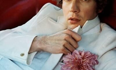 Beck troca o experimental ruidoso por melodias românticas em Everybody’s gotta learn sometime, disco de covers que soa como mixtape encantadora.