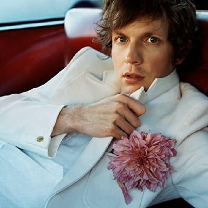 Beck troca o experimental ruidoso por melodias românticas em Everybody’s gotta learn sometime, disco de covers que soa como mixtape encantadora.
