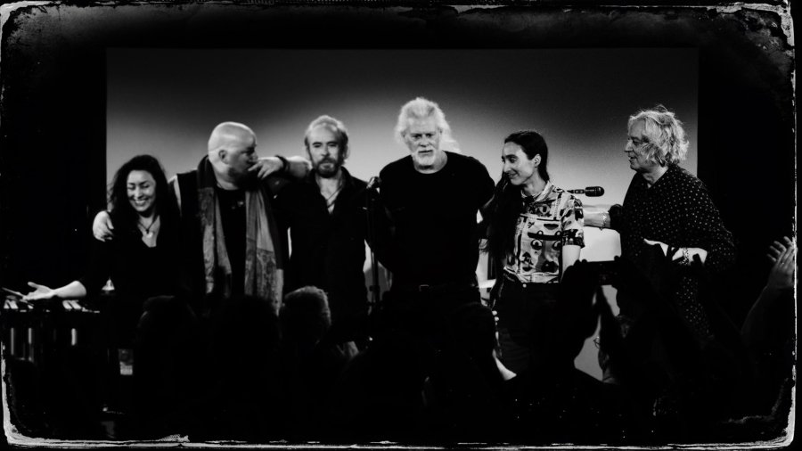 O supergrupo Drink The Sea vem pela primeira vez ao Brasil e toca em São Paulo no dia 25 de março