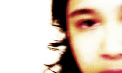 Jay Som turbina o bedroom pop em Belong: alt-pop introspectivo, parceria com Hayley Williams e ecos de 90s, folk, shoegaze e pós-punk.